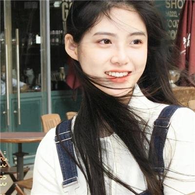 腰间持枪